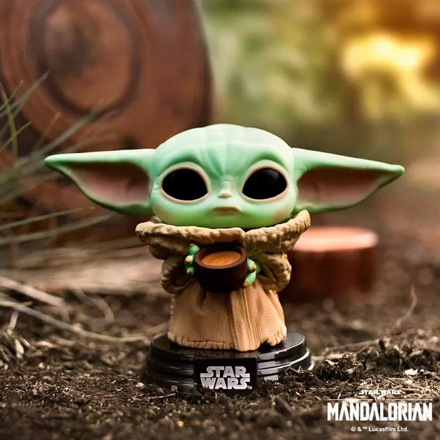 Игровая фигурка Funko Pop! cерии Мандалорец" ­ Малыш с чашкой"