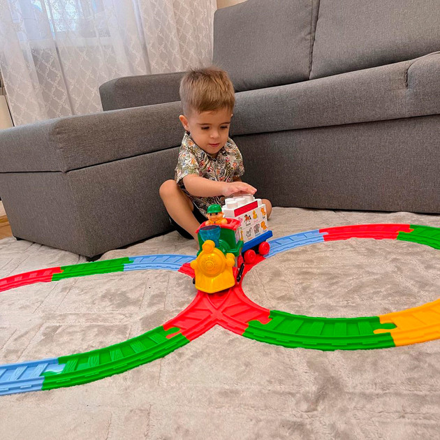 Игровой набор с конструктором и железной дорогой - Паровозик с животными