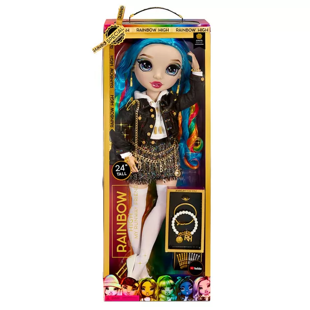 Коллекционная мегакукла Rainbow High - Амайя на подиуме