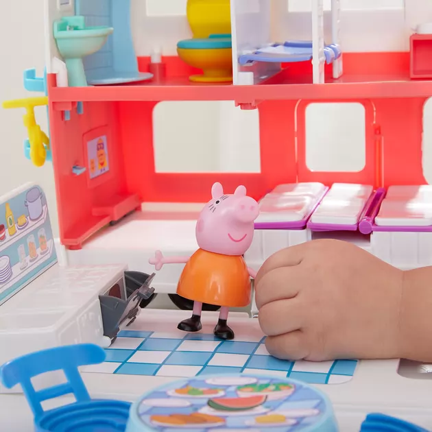 Игровой набор Peppa - Семейный кемпер Пеппы (4 фигурки, звук)