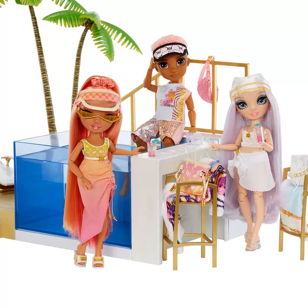 Игровой набор для кукол Rainbow High серии Pacific Coast"- Вечеринка у бассейна"