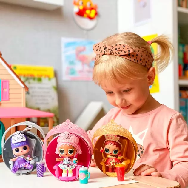 Игровой набор с куклой L.O.L. Surprise! серии Queens" – Королевы"