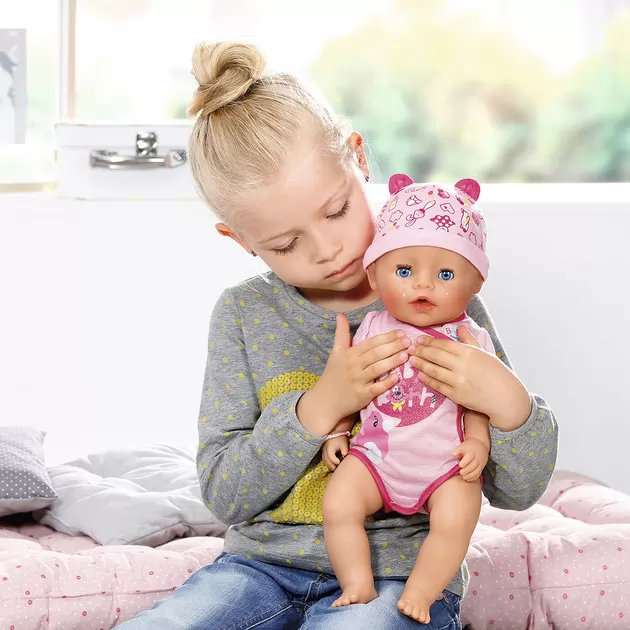 Кукла Baby Born Серии Нежные Объятия - Очаровательная Малышка