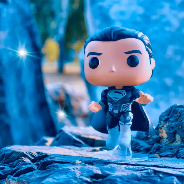 Игровая фигурка Funko POP! серии Лига Справедливости" – Супермен (черный костюм)"