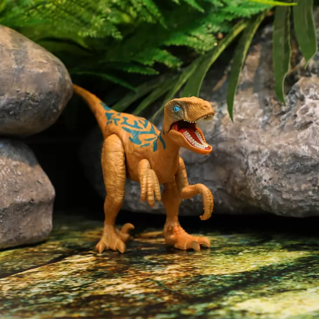 Интерактивная игрушка Dinos Unleashed серии Realistic" S2 – Велоцираптор"
