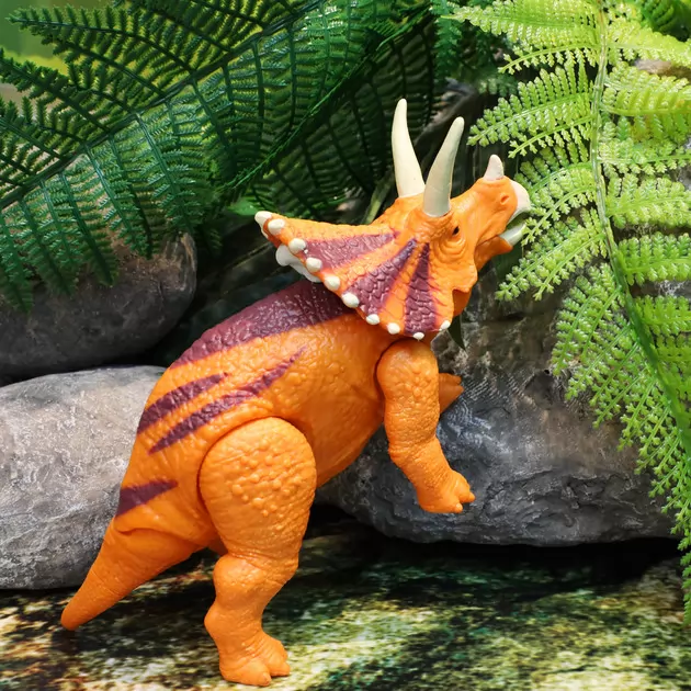 Интерактивная игрушка Dinos Unleashed серии Realistic" S2 – Трицератопс"