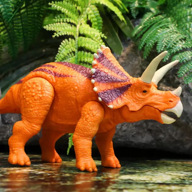 Интерактивная игрушка Dinos Unleashed серии Realistic" S2 – Трицератопс"