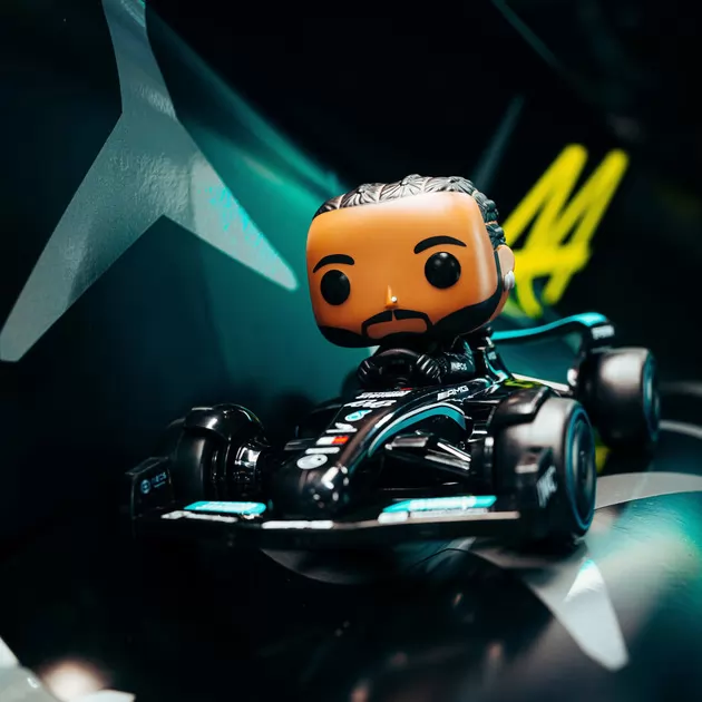 Игровая фигурка Funko POP! - Льюис Хэмилтон на машине