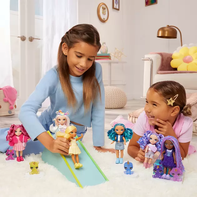 Игровой набор с куклой Rainbow High серии Littles" - Сапфира"