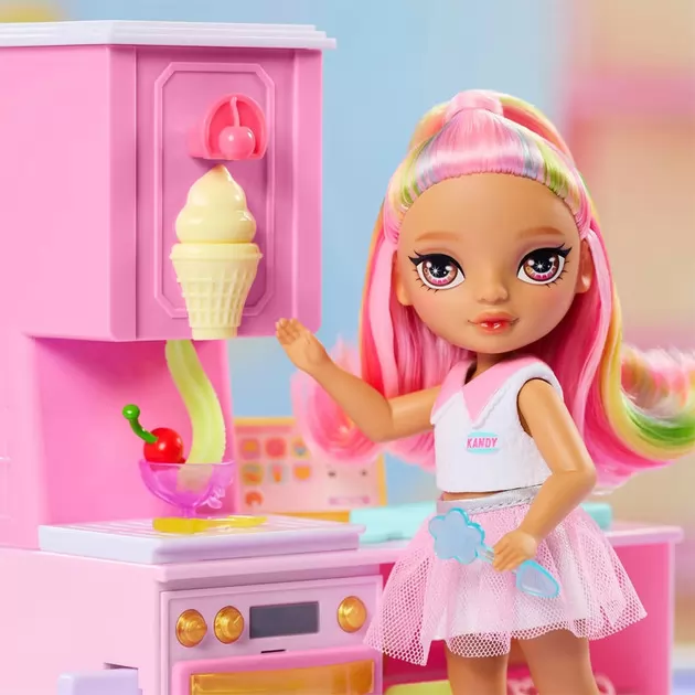 Игровой набор с куклой Rainbow High – Кондитерская Кенди