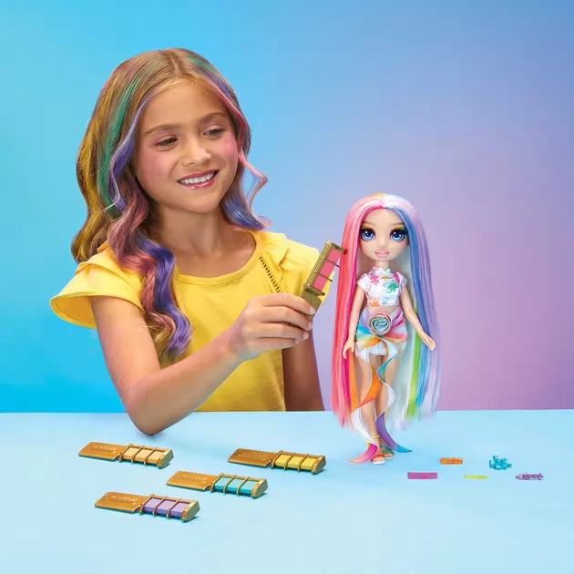 Игровой набор с куклой Rainbow High серии Мелки для волос и стиль – Амая