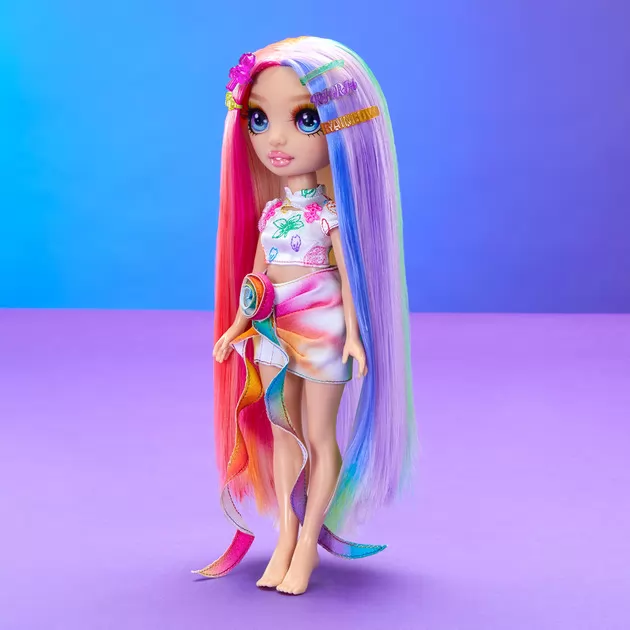 Игровой набор с куклой Rainbow High серии Мелки для волос и стиль – Амая