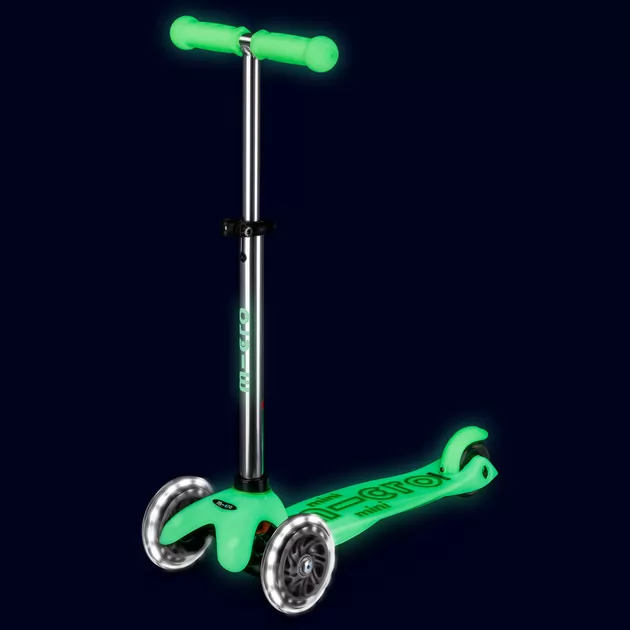 Самокат Micro серии Mini Deluxe Glow LED" - Ледяной лайм"