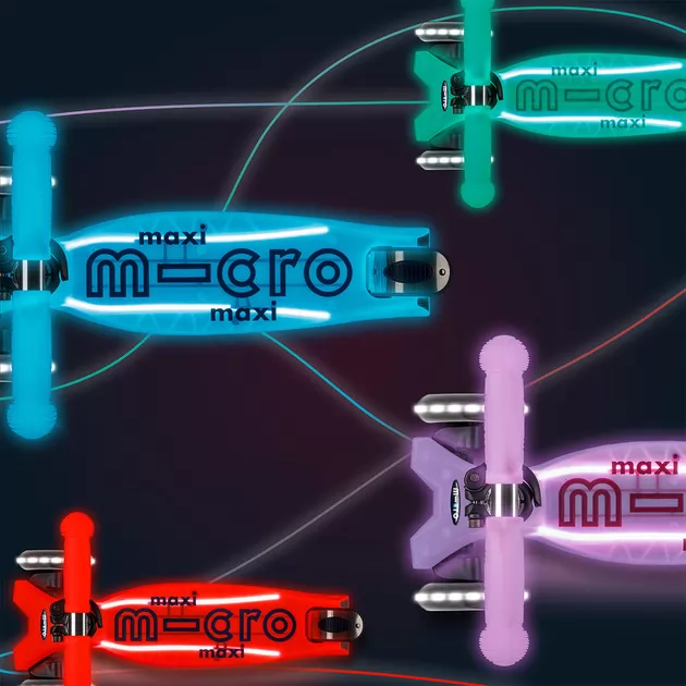 Самокат Micro серии Maxi Deluxe Glow LED Plus" - Синий хрусталь"