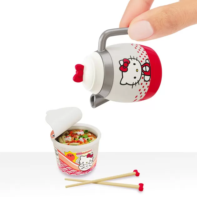 Игровой набор Miniverse серии Sanrio" S1 – Создай вкусняшки в стиле Хеллоу Китти"