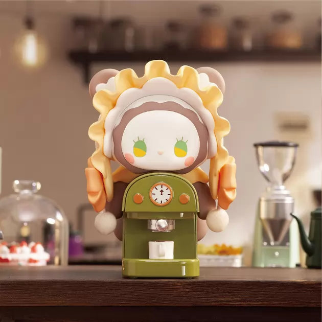 Figurka kolekcjonerska POP TOP Lucky Emma z serii "Tajemniczy las" - KAWIARNIA (w displayu, w asortymencie)