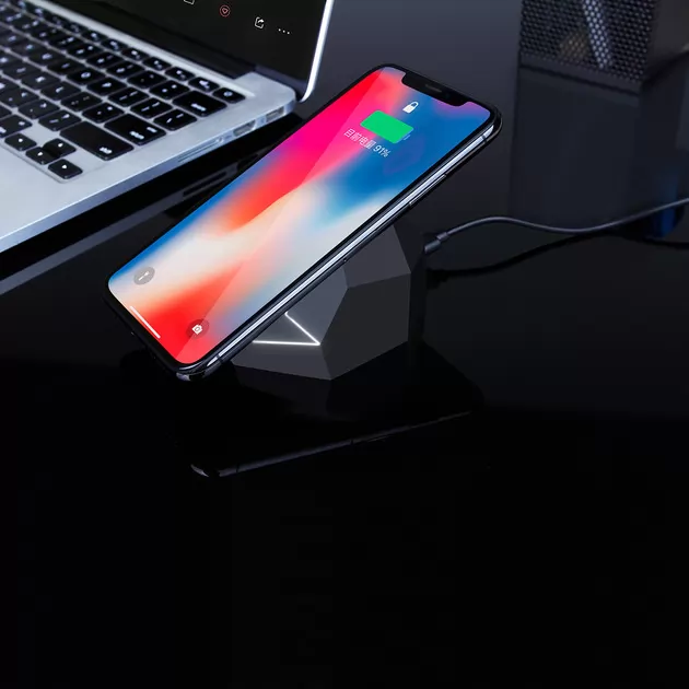 Беспроводное Зарядное Устройство Xoopar - Geo Dock (Черное С Белой Led-Подсветкой)
