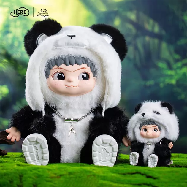 Miękka zabawka z limitowanej serii POP TOP Letsvan z serii &bdquo;Wakuku&rdquo; &ndash; Panda 800% (37 cm, mix)