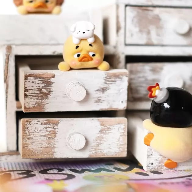 Kolekcjonerska figurka POP TOP 1983toys z serii &bdquo;Upset Duck&rdquo; &ndash; SZCZEG&Oacute;LNY NASTR&Oacute;J