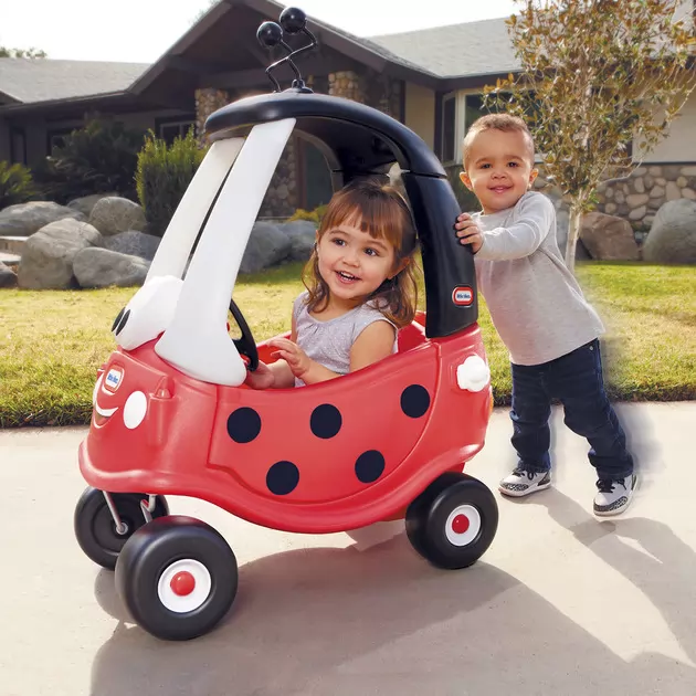 Машинка для катания детей серии Cozy Coupe" - АВТОМОБИЛЬЧИК БОЖЬЯ КОРОВКА"