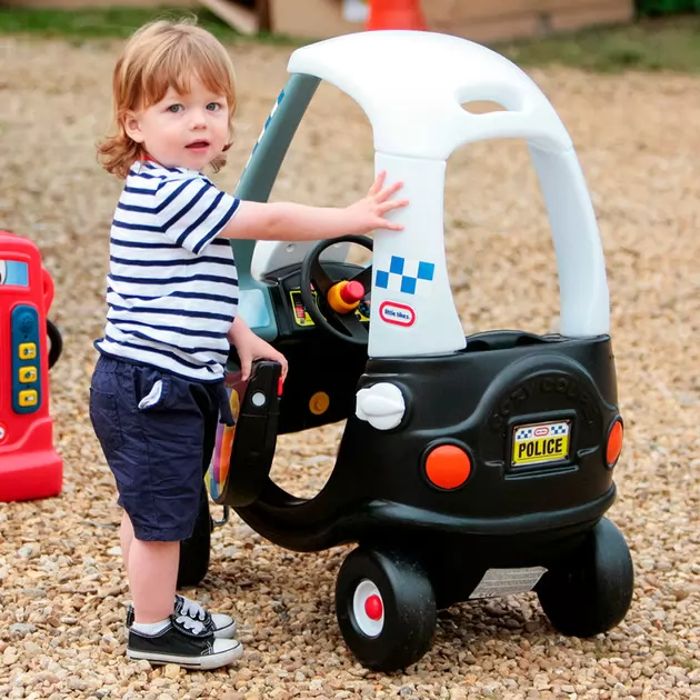 Машинка-каталка для детей серии Cozy Coupe" - Автомобильчик - Полиция"
